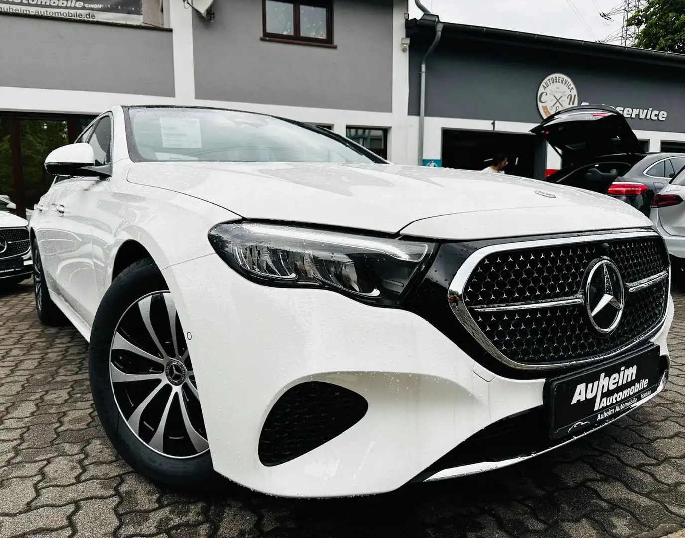 Mercedes-Benz E 200 Avantgarde Panoramic Roof MY24 Euro1 Weiß - 1