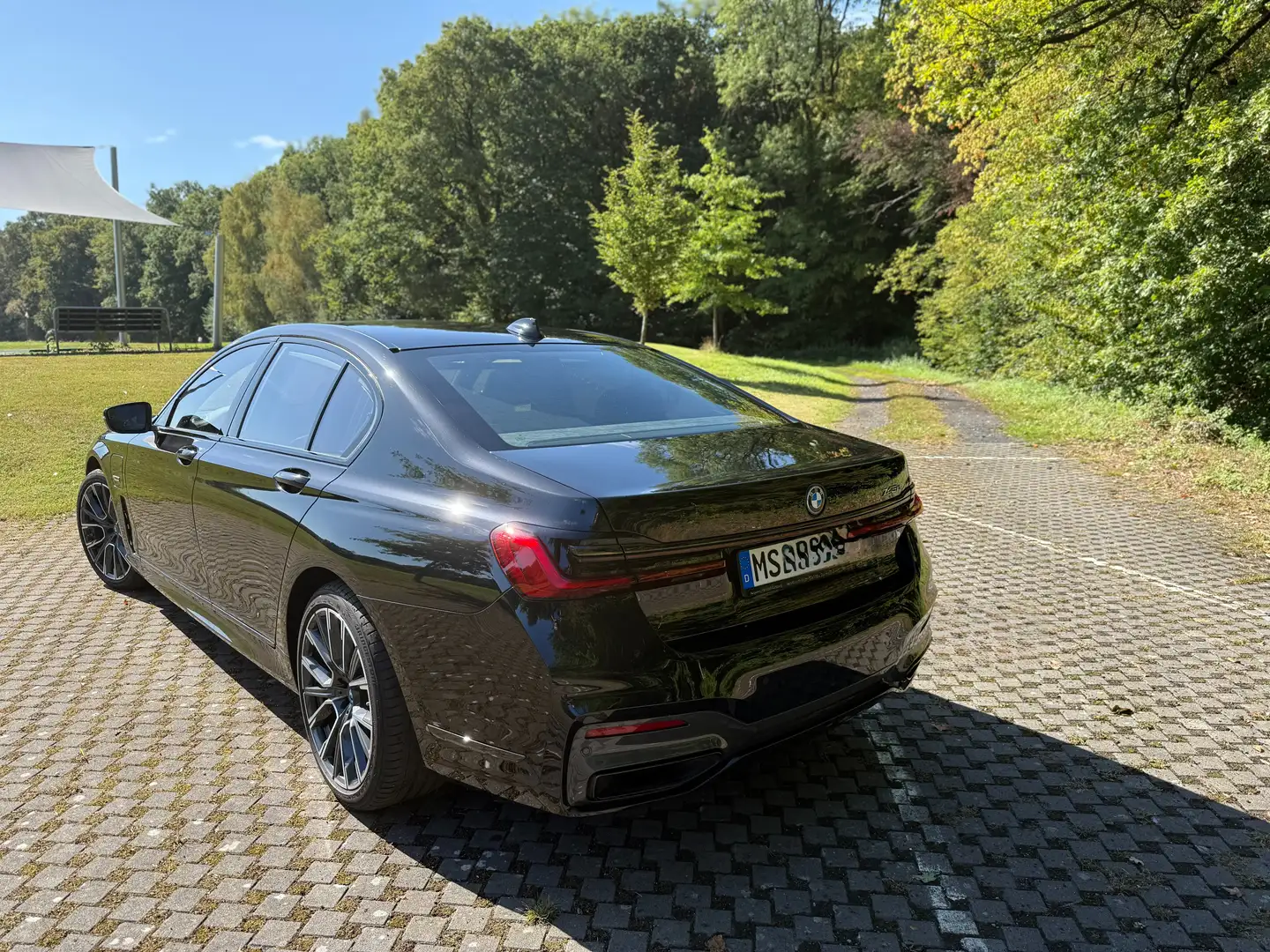BMW 745 e / M Sportpaket / Excl. Nappa / Massage / +++ Schwarz - 2