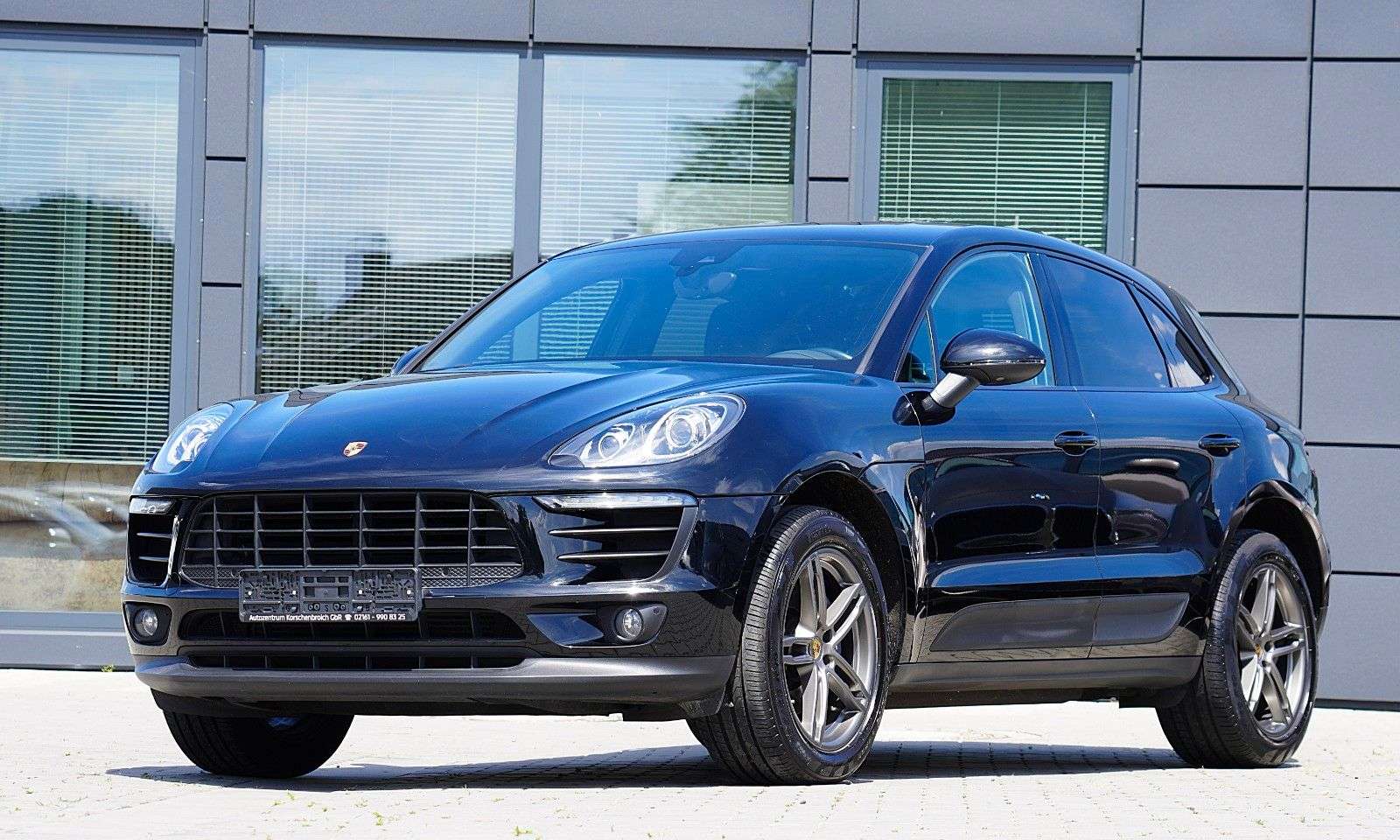 Second hand Porsche Macan 