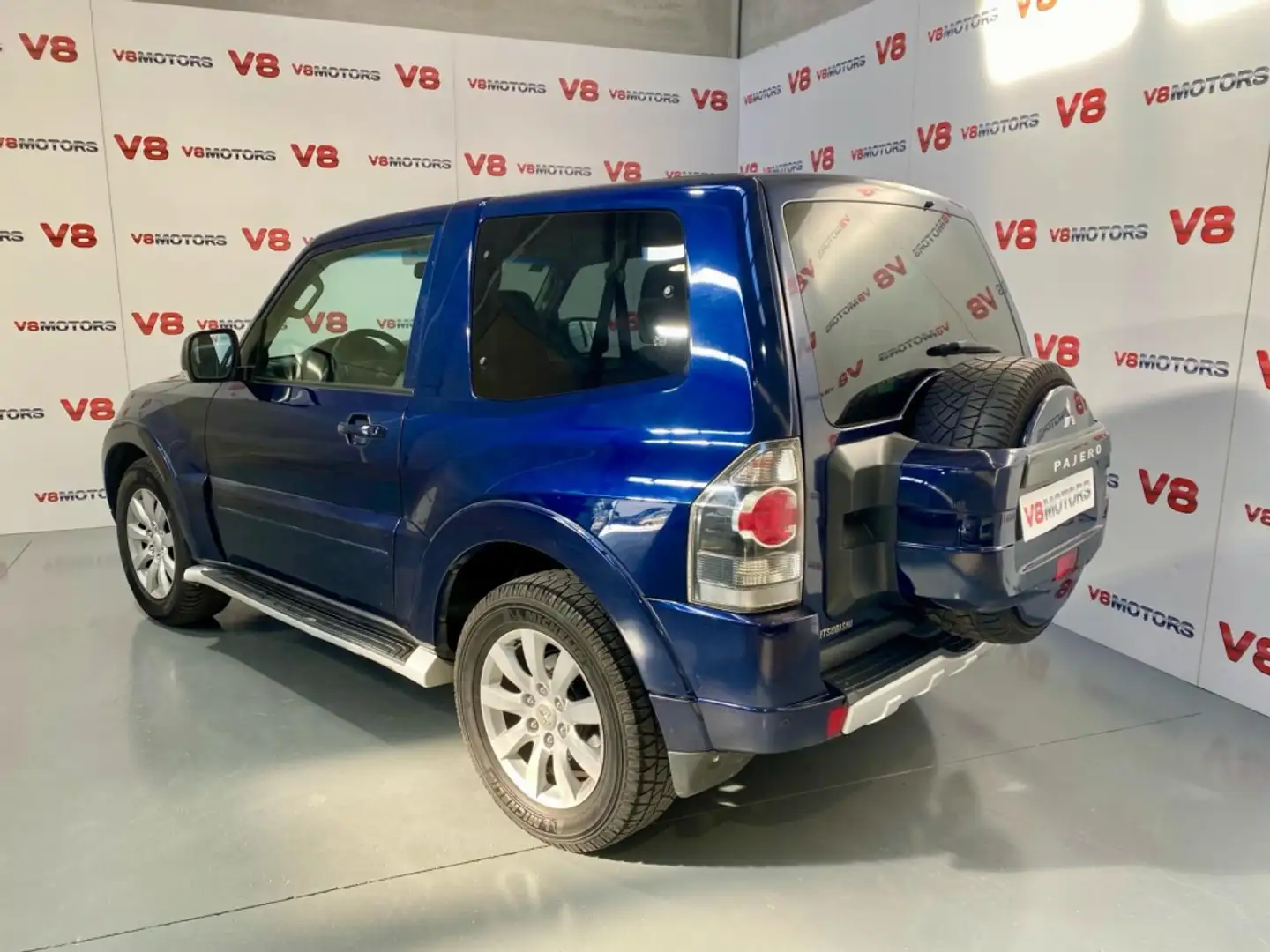 Mitsubishi Montero 3.2DI-D Motion Blau - 2