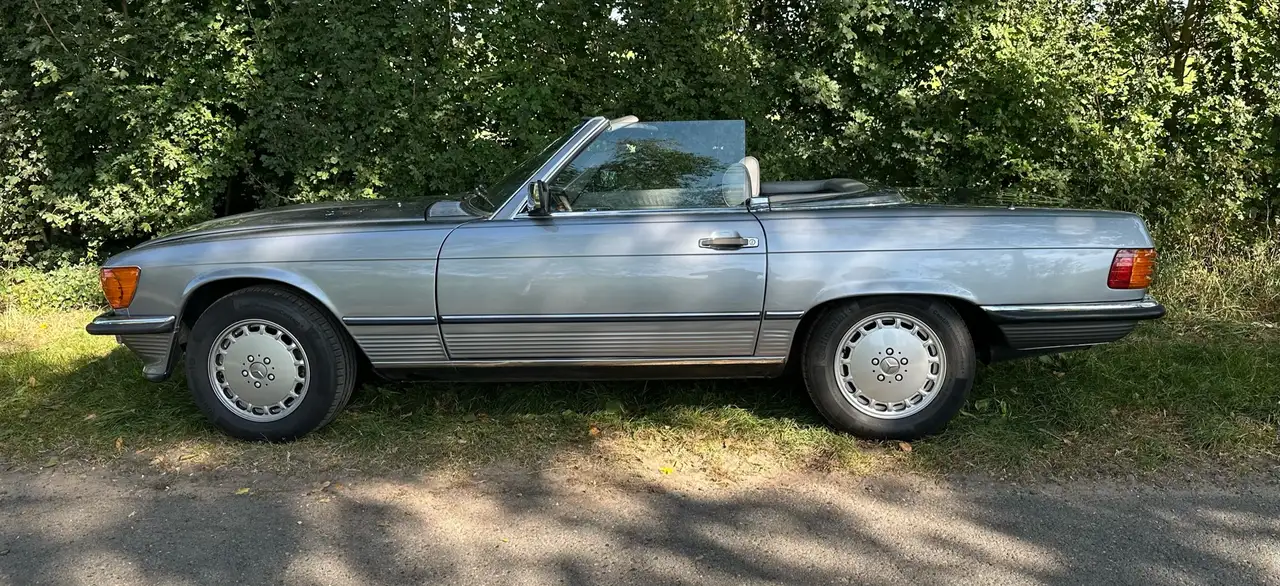 Mercedes-Benz SL 560