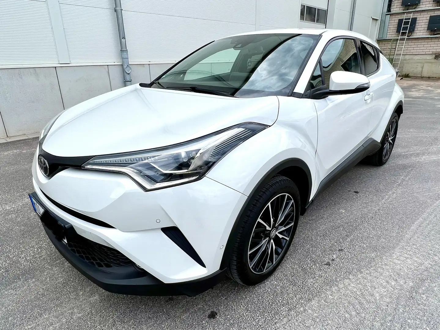 Toyota C-HR 1.2 Turbo Lounge VOLL Weiß - 2