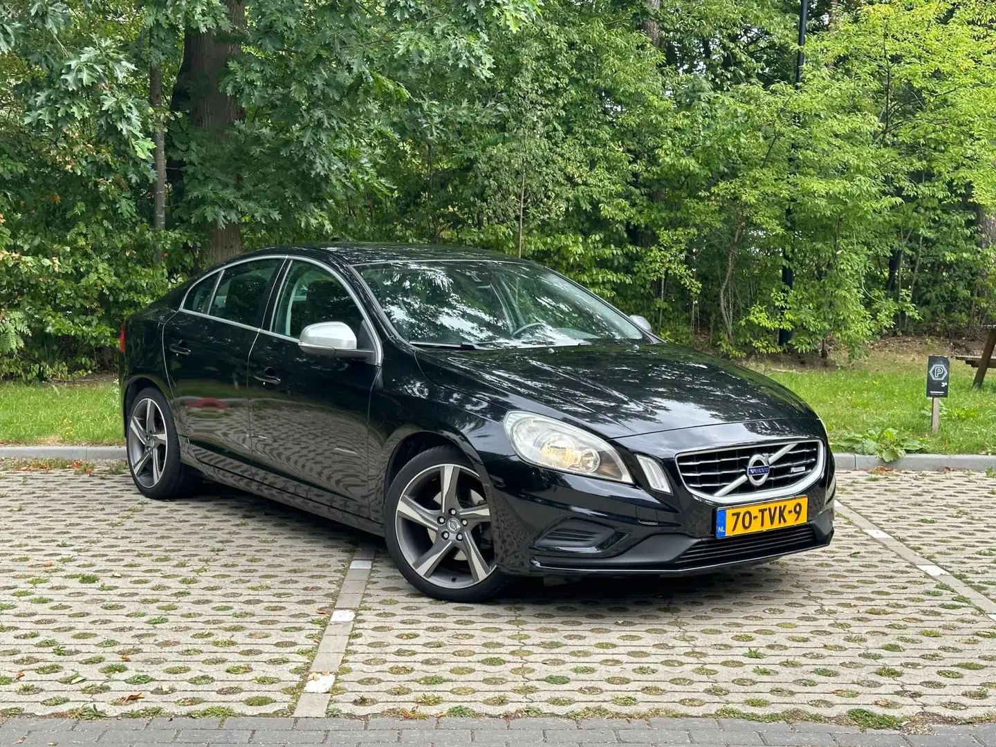 Volvo S60 1.6 T3 R-Design Noir - 1