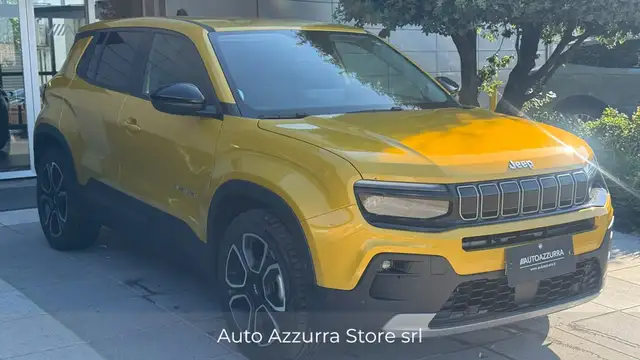 Jeep Avenger view 3
