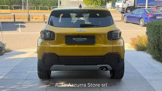 Jeep Avenger view 5