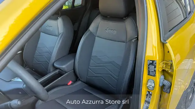 Jeep Avenger view 8