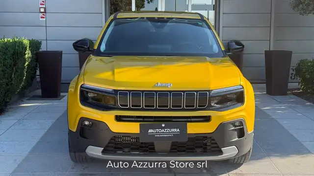 Jeep Avenger view 2