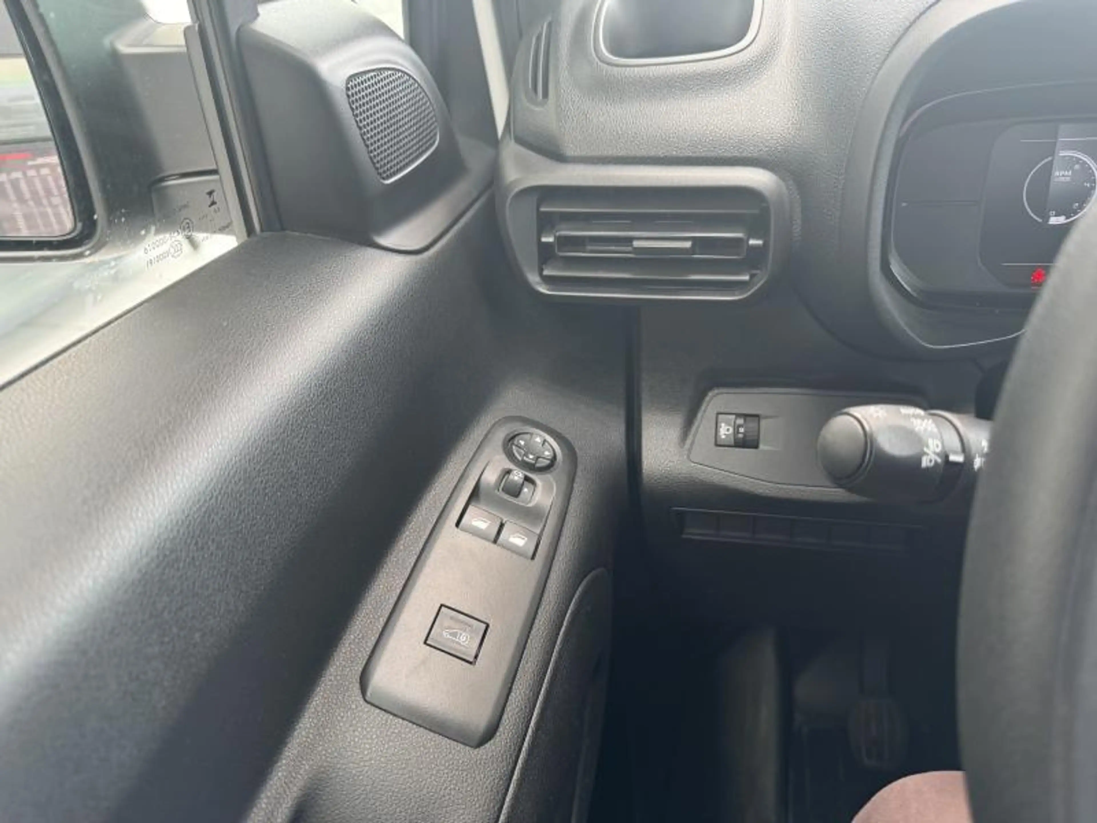 Toyota Proace City Comfort 1d — photo 8