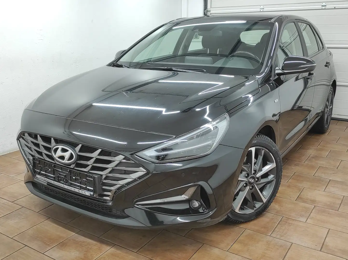 Hyundai i30 Trend Mild-Hybrid EURO-6 NAVI KLIMAA KAMERA PDC Schwarz - 2