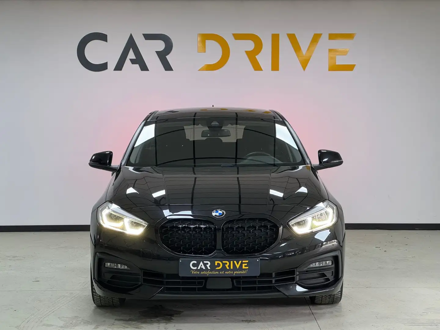 BMW 118 dA//2021//125.000KM//BOITE AUTO//CARPLAY//XENON Zwart - 2