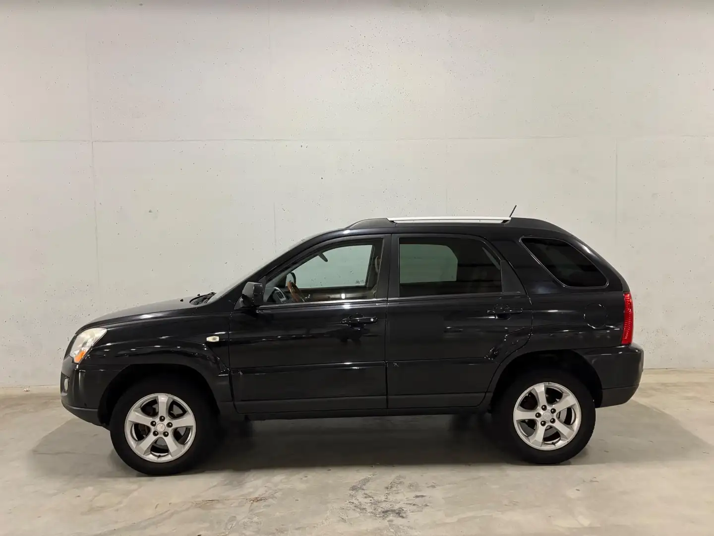 Kia Sportage 2.0 CVVT Fifteen Dak Leer PDC Clima APK NAP Black - 2
