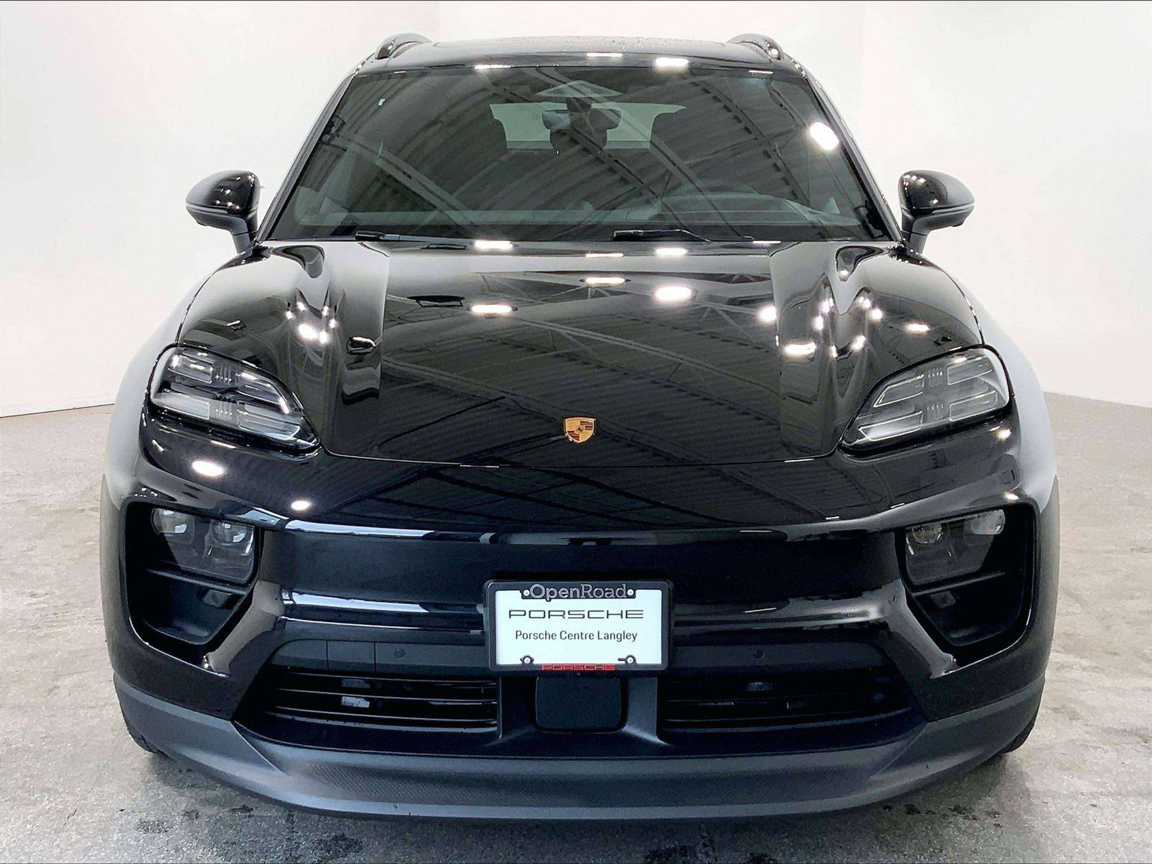 2026 Porsche Macan — photo 1