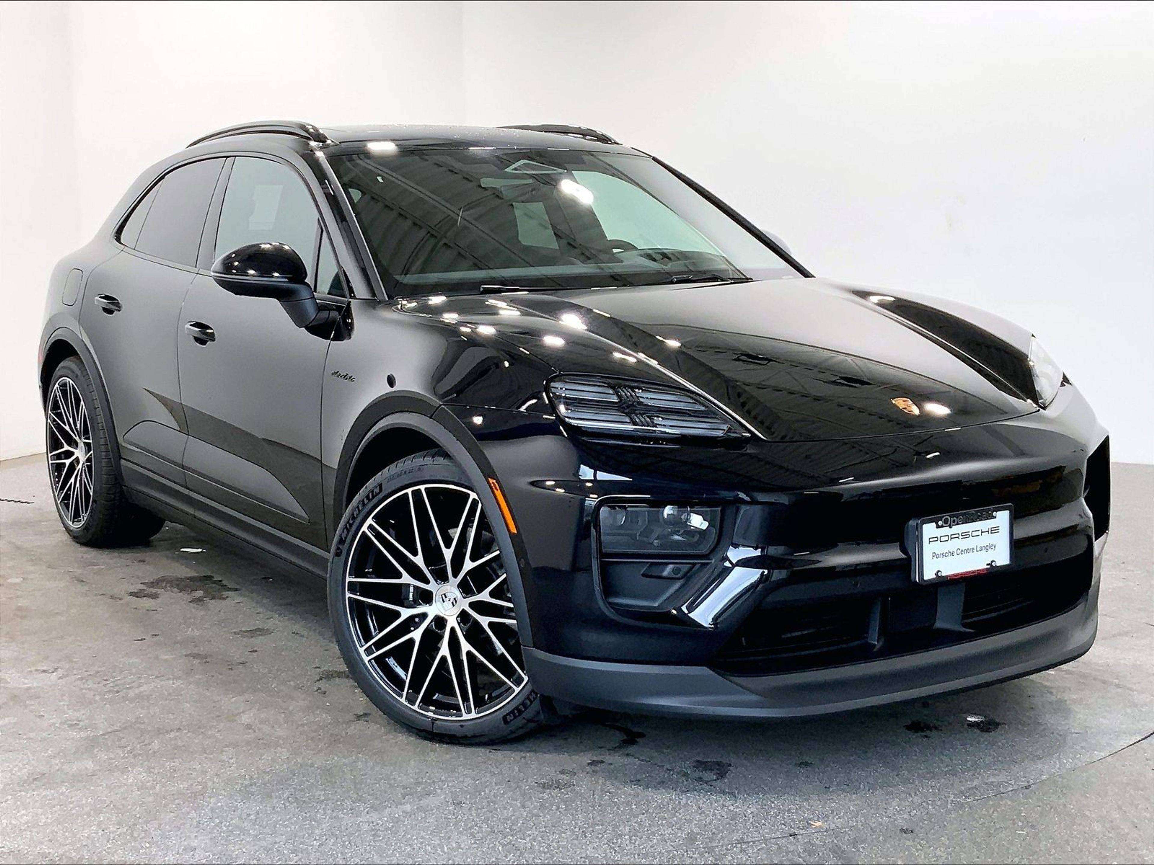 2026 Porsche Macan — photo 1