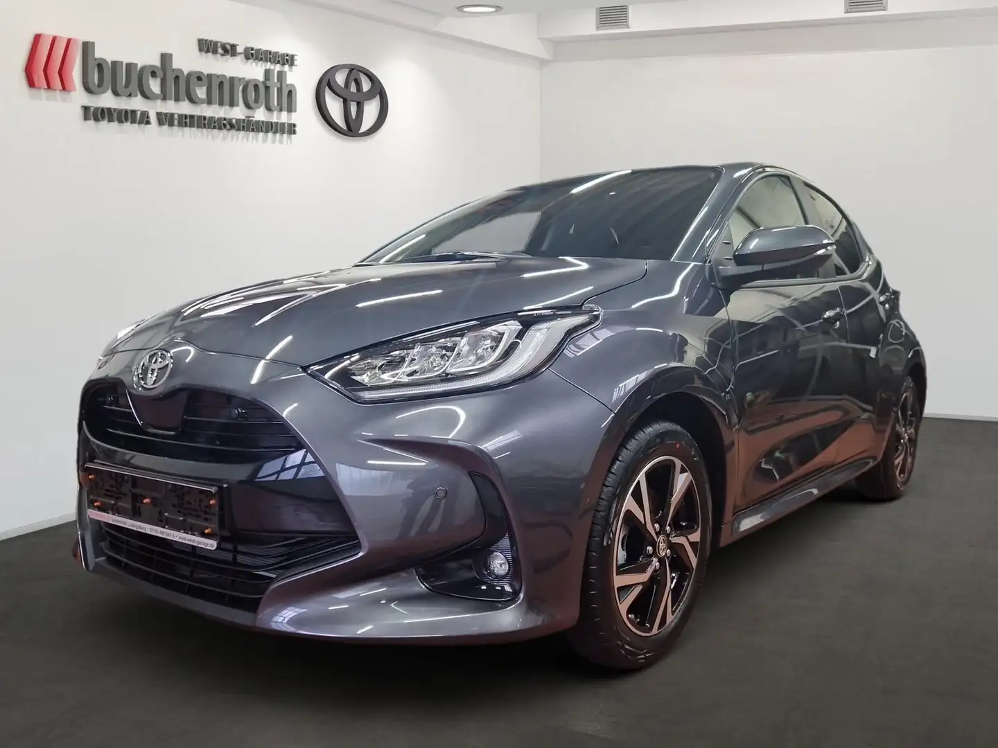 Toyota Yaris Hybrid Team D+Safty & Comfort Paket Safty+ Grau - 1