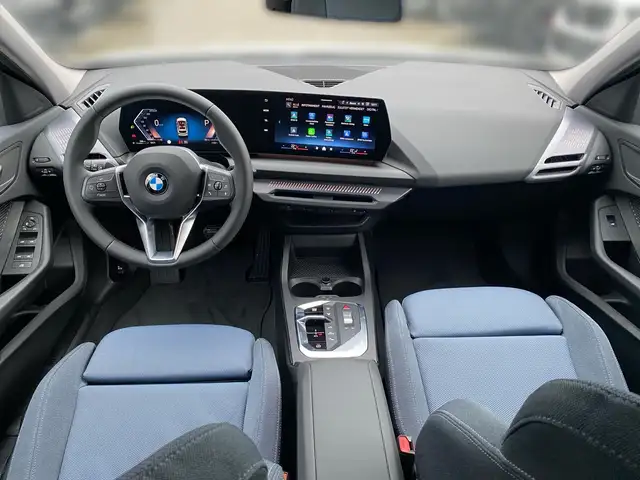 BMW 1 Series view 10