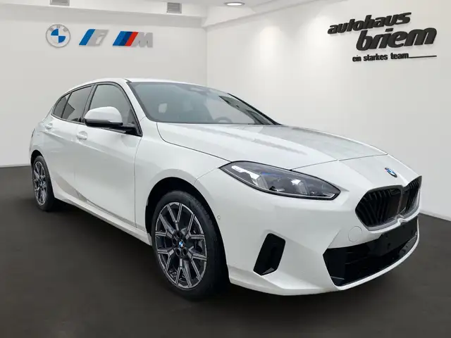 BMW 1 Series view 2