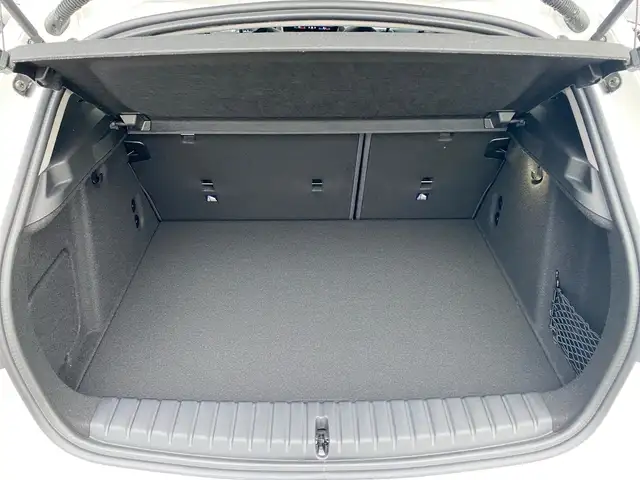 BMW 1 Series view 12