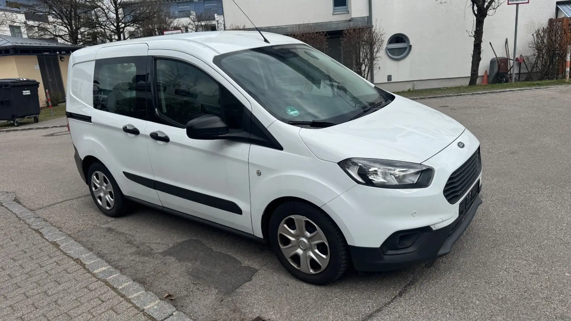 Ford Transit Courier Trend 1,0  NAVI PDC 34000km MWST Weiß - 2