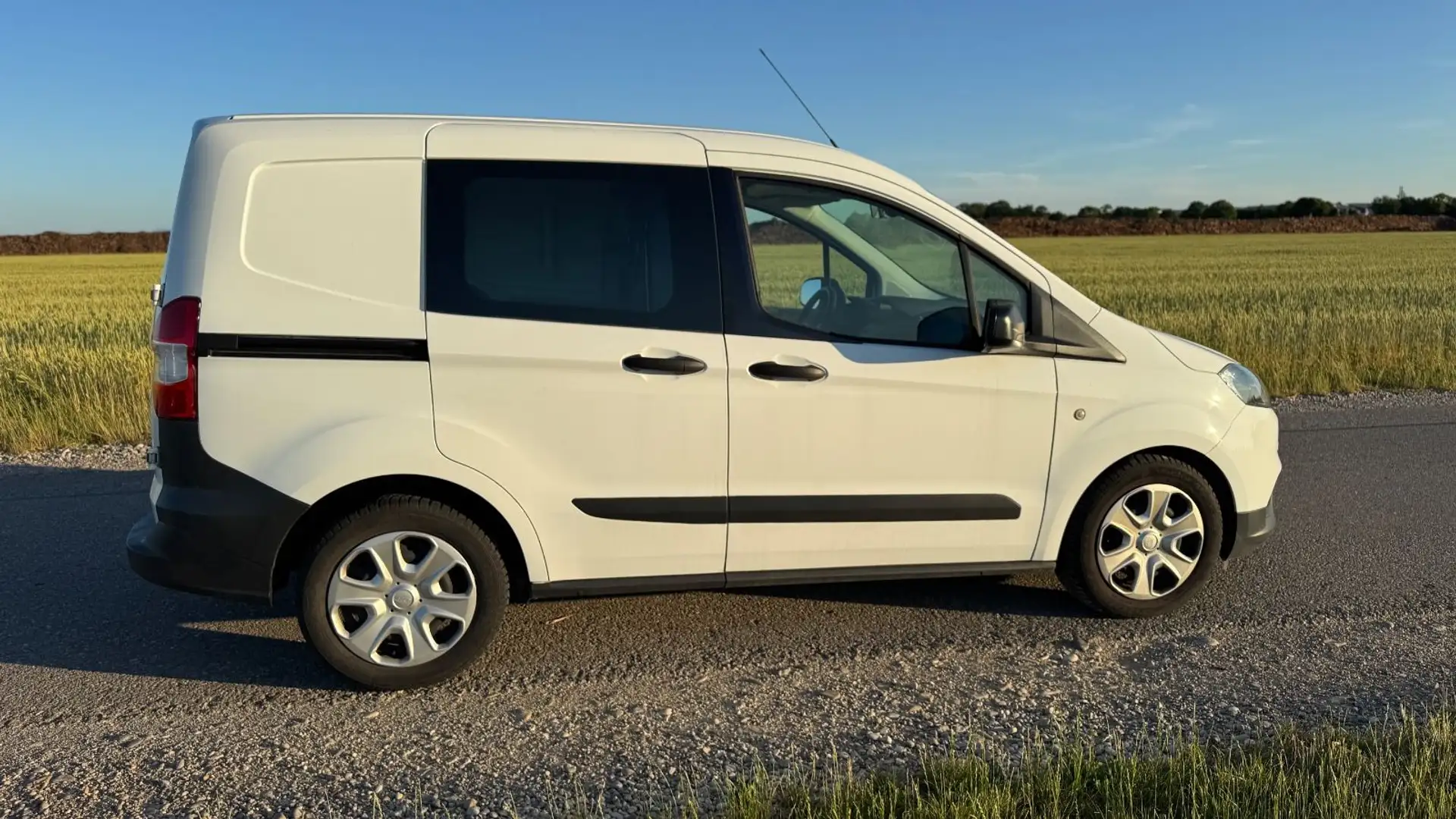 Ford Transit Courier Trend 1,0 KLIMA NAV PDC NBA Mwst Weiß - 2