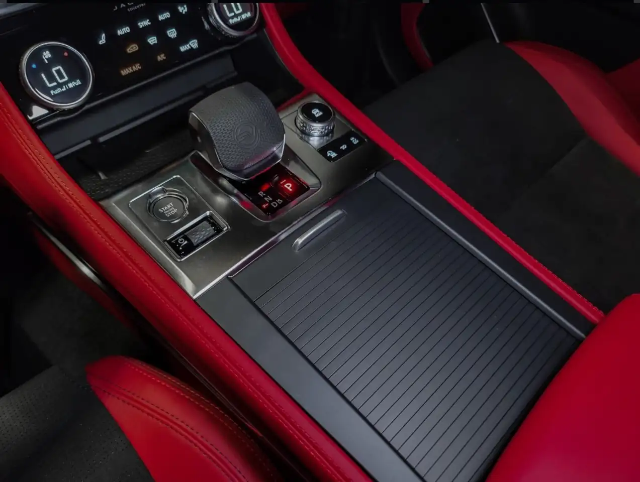 Jaguar F-Pace снимка Jaguar F-Pace