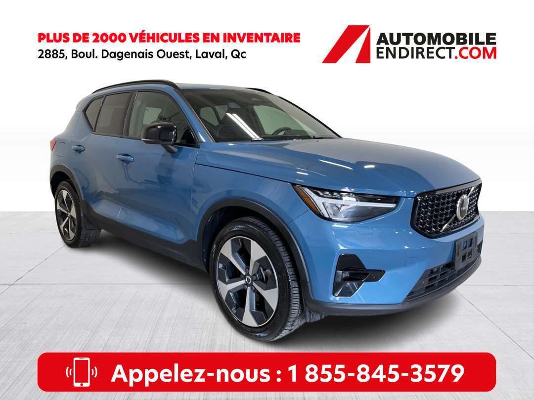 2023 Volvo XC40 B5 Plus Dark Theme AWD Semi-cuir Toit Pano Sièges