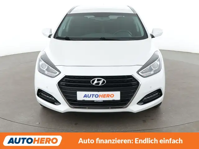 Hyundai i40 view 9