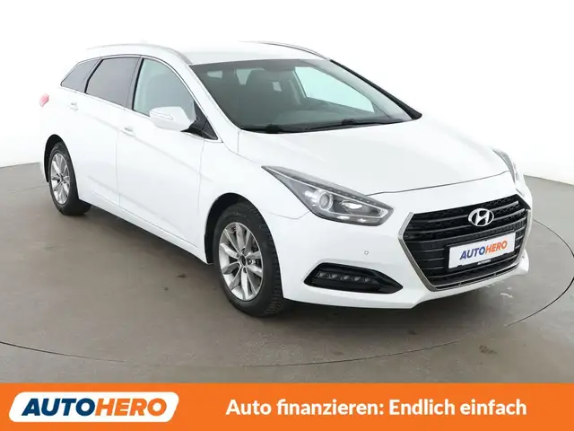 Hyundai i40 view 8