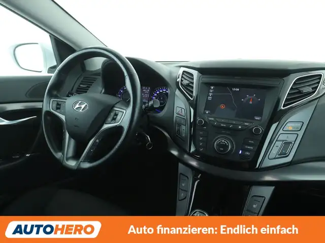 Hyundai i40 view 13
