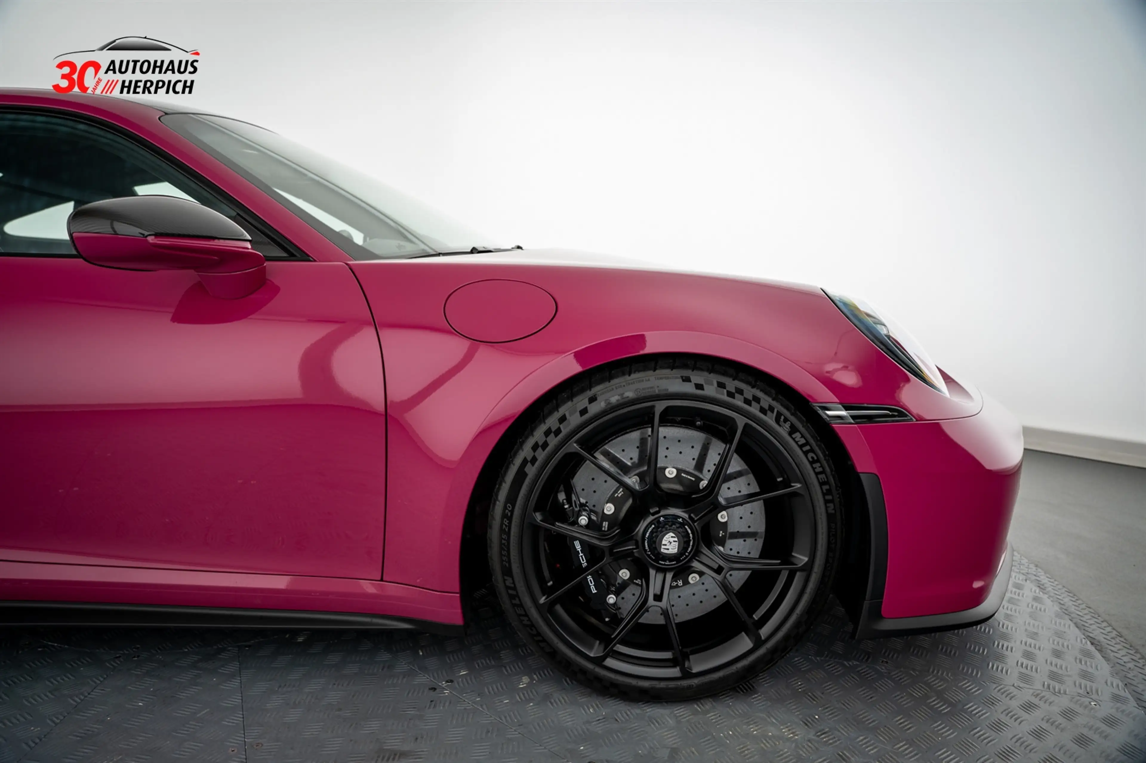 Porsche 992 GT3 Touring 6G-Schalter Sternrubin UPE. 241k — photo 8