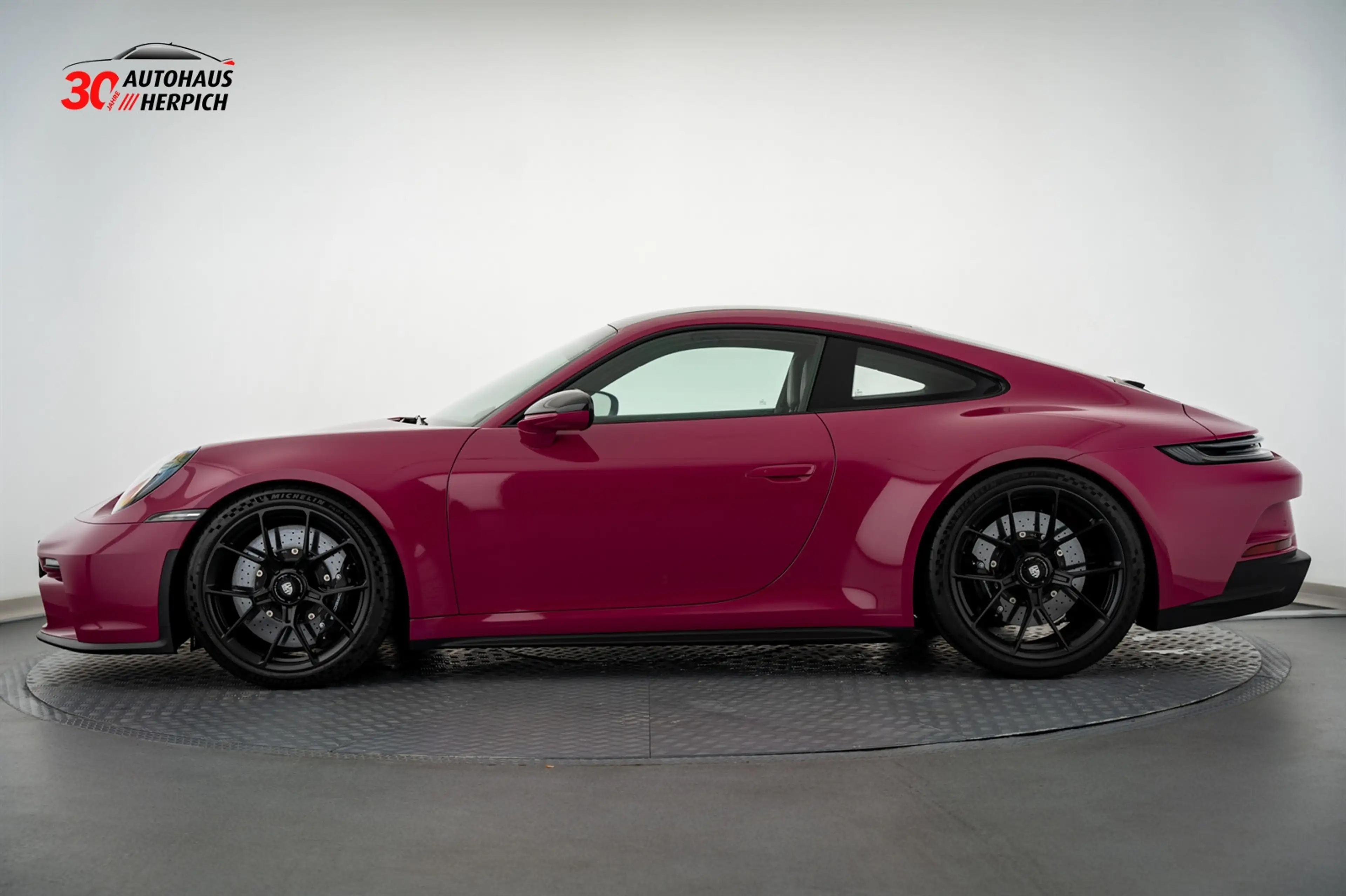 Porsche 992 GT3 Touring 6G-Schalter Sternrubin UPE. 241k — photo 2