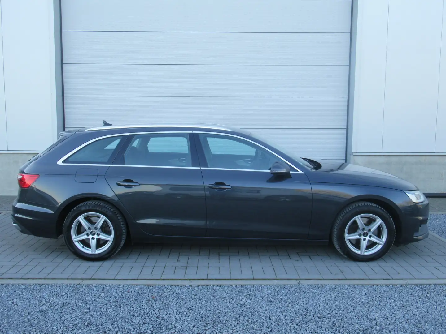 Audi A4 Avant Business Edition 35 2.0TFSi S-Tronic / Navi Gris - 2