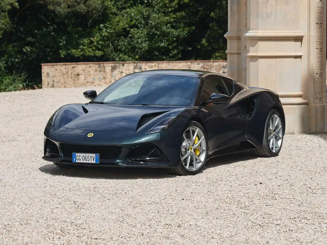 Lotus Emira 2022