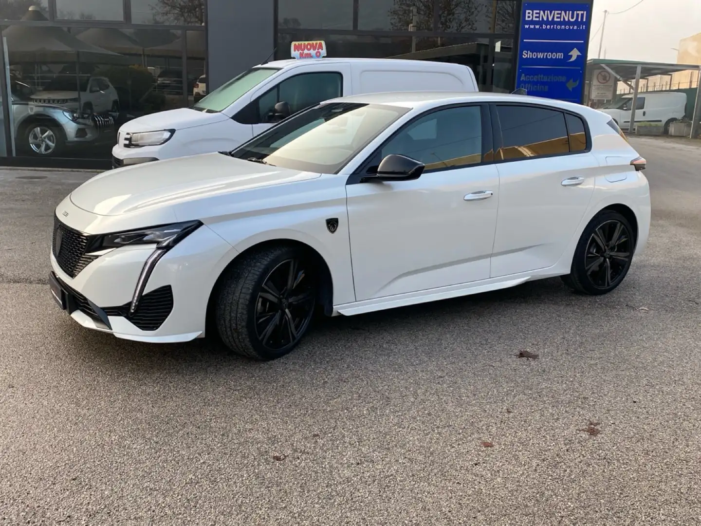 Peugeot 308 308 Plug-in Hybrid 225 e-EAT8 GT Pack Weiß - 2