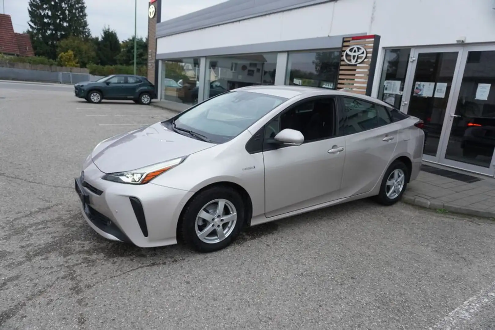 Toyota Prius 1,8 VVT-i Hybrid Lounge e-AWD Braun - 2