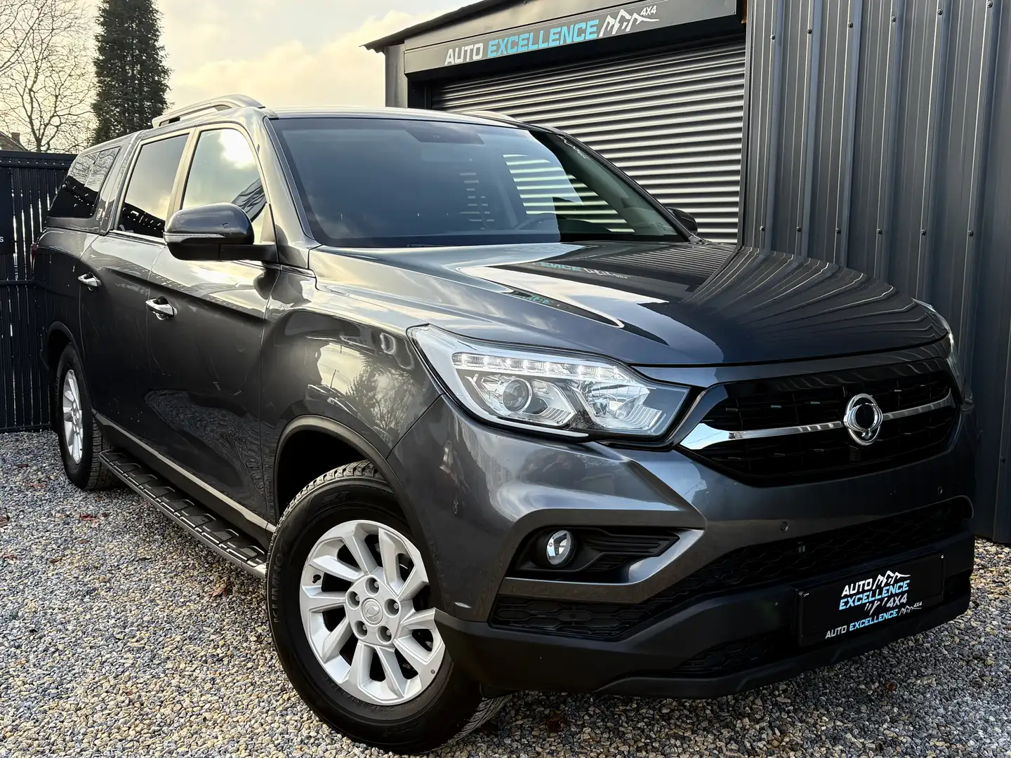 SsangYong Musso 2.2 Turbo Xdi 4WD EURO 6/ TVAC-BTW Incl. / FULL Gris - 1