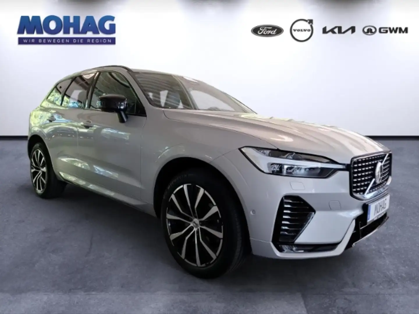 Volvo XC60 B4 Diesel Plus Dark AHK StandHZ 360Grad ACC 20Zoll Argent - 2