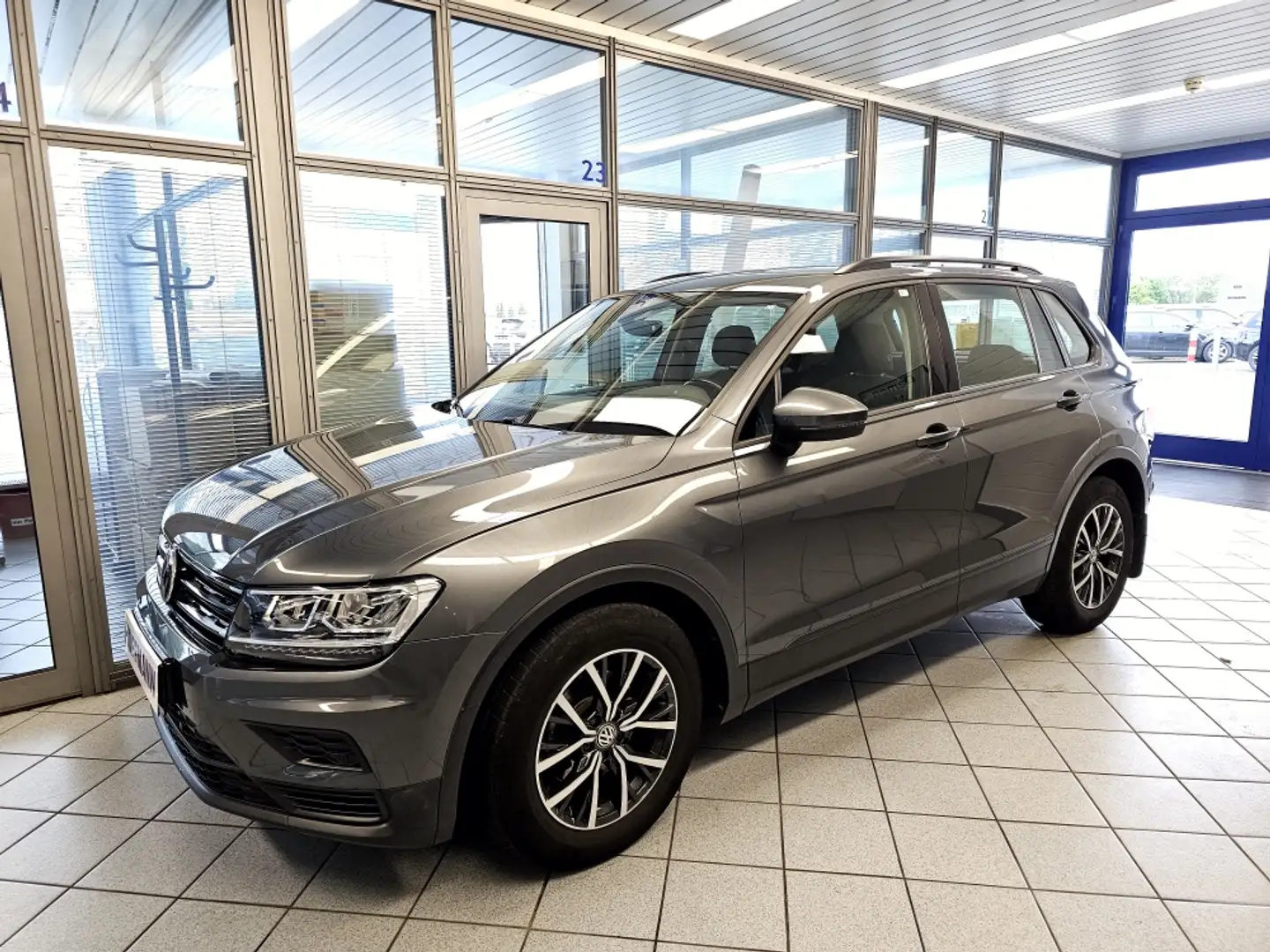 Volkswagen Tiguan Navi,Kamera,LED,Sitzheizung Grau - 2