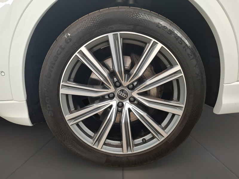 Audi Q8 50 TDI quattro 360 HUD Pano AHK Luftfederung — photo 6
