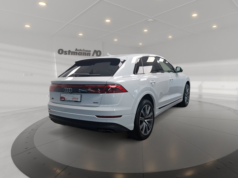 Audi Q8 50 TDI quattro 360 HUD Pano AHK Luftfederung — photo 4