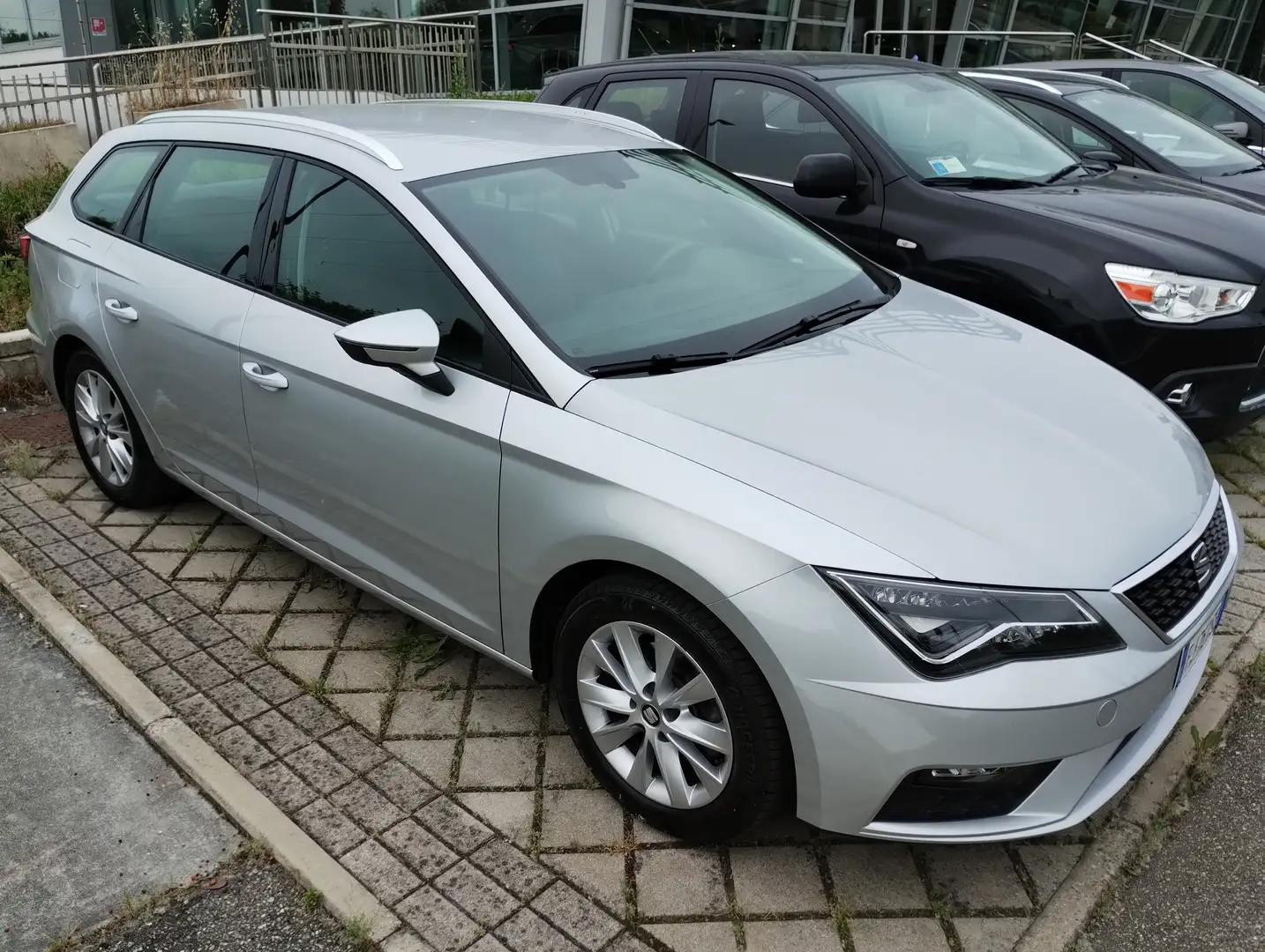 SEAT Leon Leon ST 1.4 tgi 110cv Argento - 1