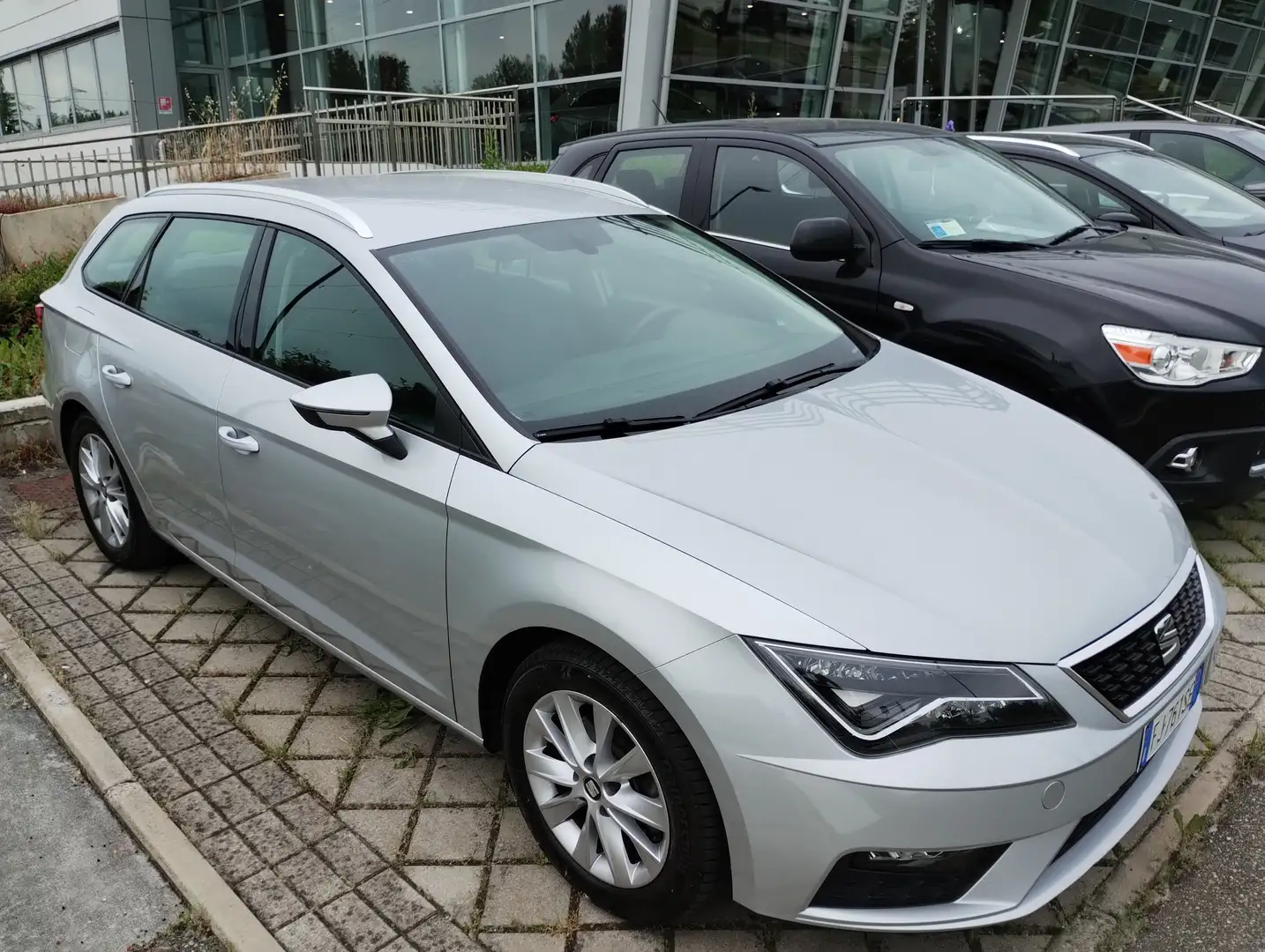 SEAT Leon Leon ST 1.4 tgi 110cv Argento - 2