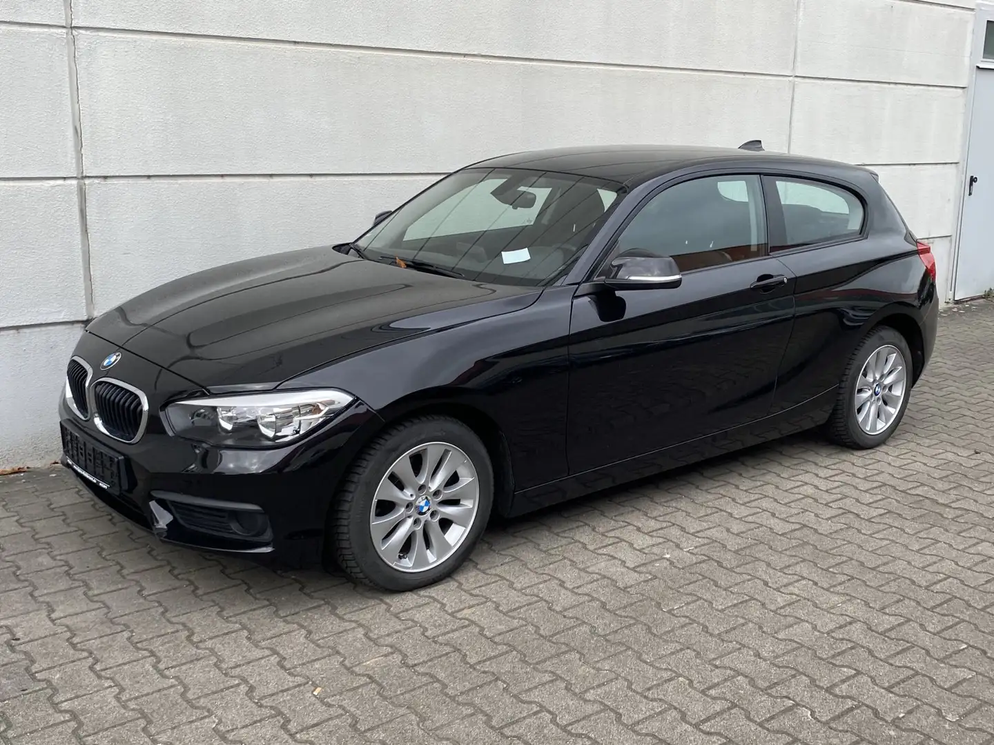 BMW 118 i Zwart - 2