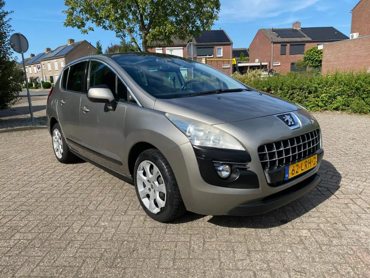 Peugeot 3008 1.6 VTi ST( NIEUWE A.P.K) Grijs - 2
