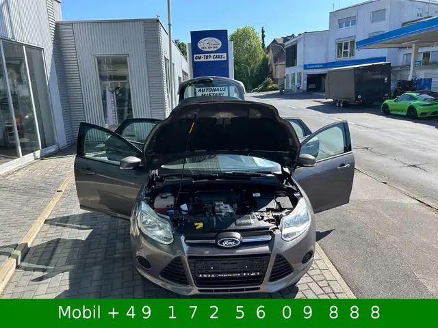Ford Focus view 3