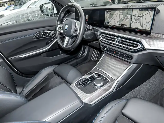 BMW 3 Series view 14