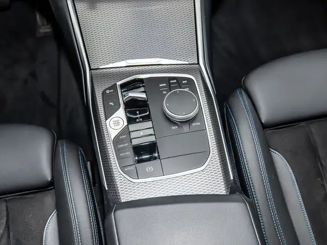BMW 3 Series view 19