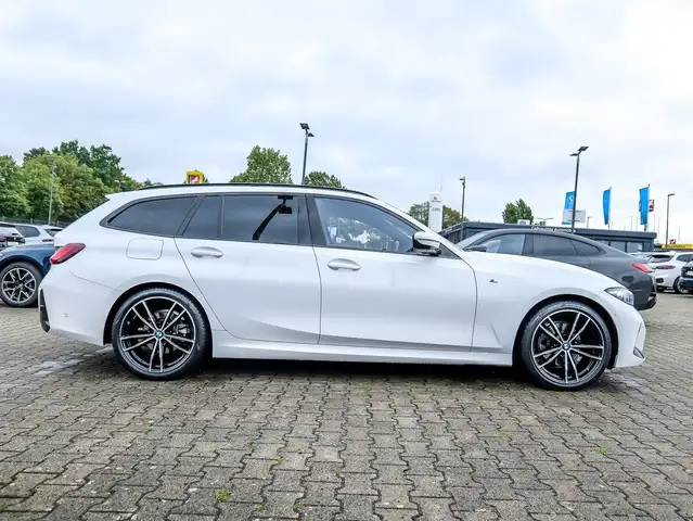 BMW 3 Series view 10