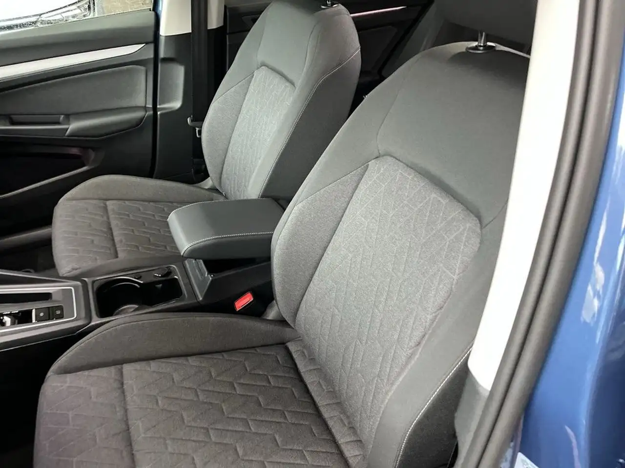 Volkswagen Golf 1.5 eTSI DSG Life Navi LED SHZ PDC DAB+ 13
