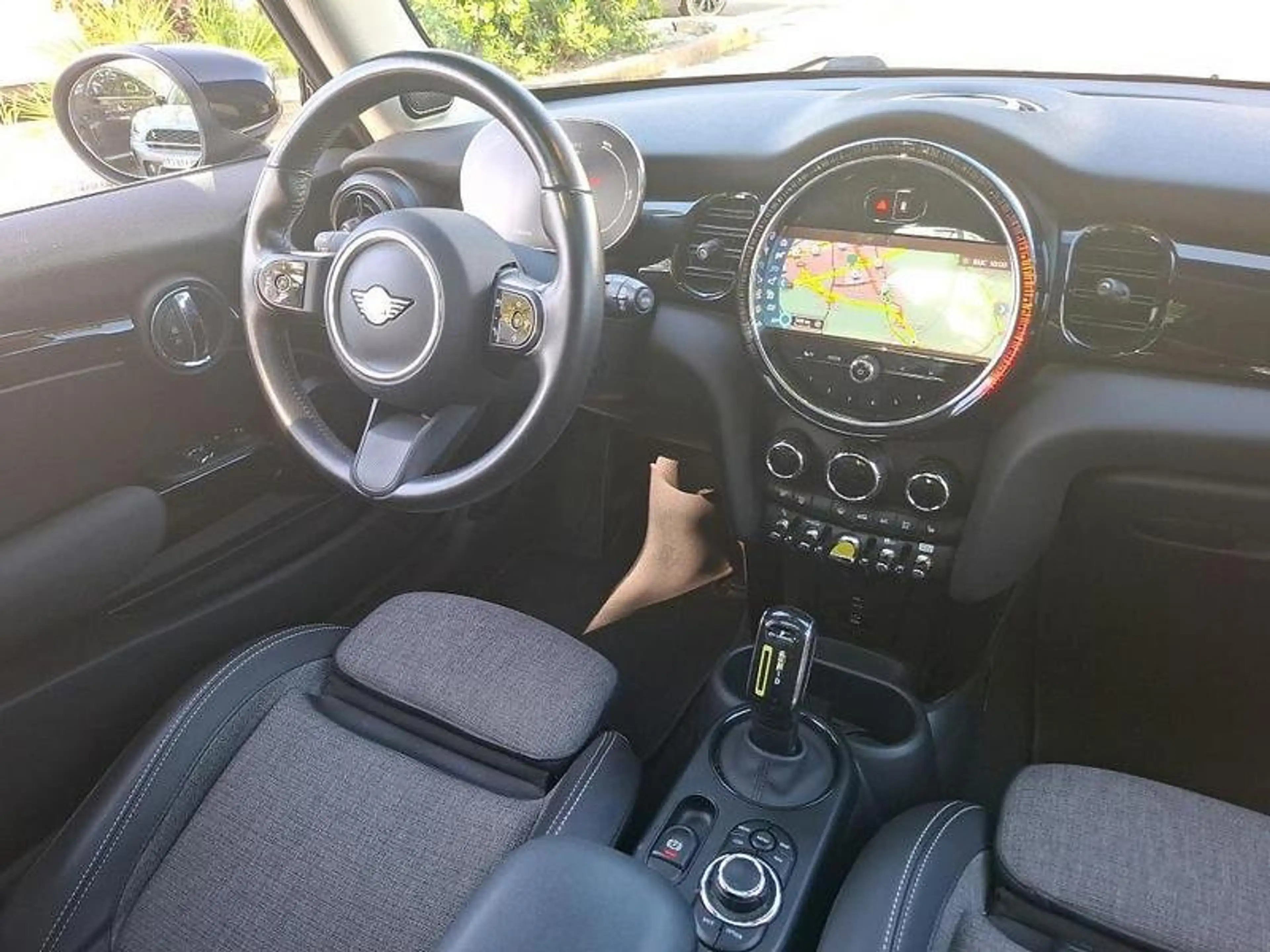 MINI Cooper SE Classic Trim 32.6 kWh Pano/WPU/RFK/LED — photo 6