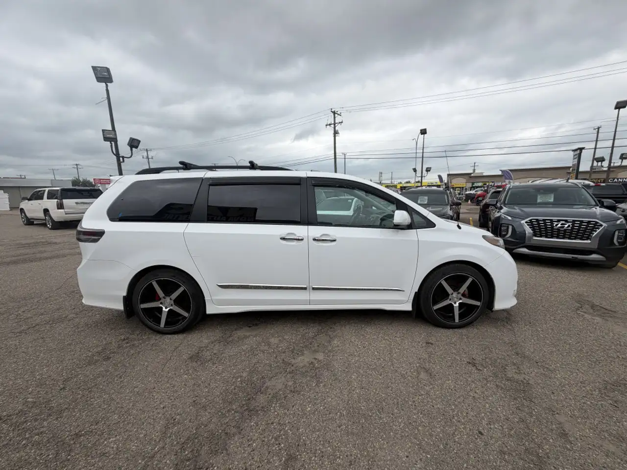 Toyota Sienna снимка Toyota Sienna